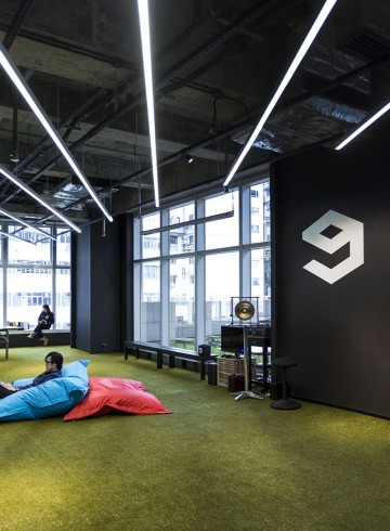 9gag office